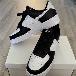 Nike Classic Black and White Sneakers Air Force 1 custom shoes sz 10.5. NIB